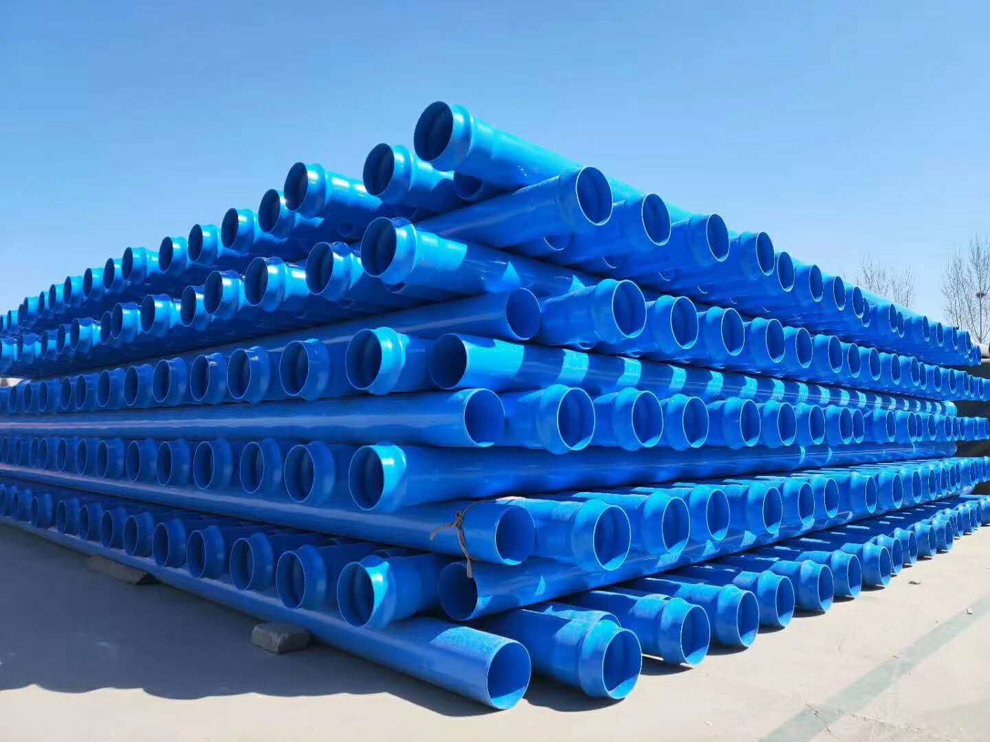 HDPE PN10 pipes in production